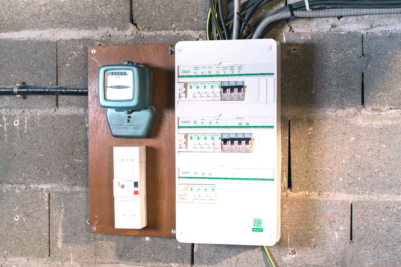 Tableau électrique 2 prises avec différentiel et disjoncteur