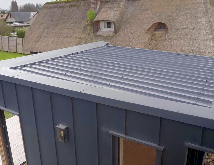 Poser un toit bac acier (Vidéo) - [THEMATIQUE]