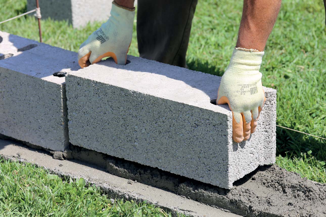 Monter des blocs béton : Les bases